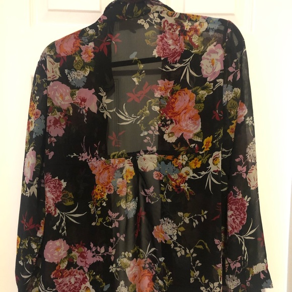 Sheer Floral button down blouse - Picture 2 of 2